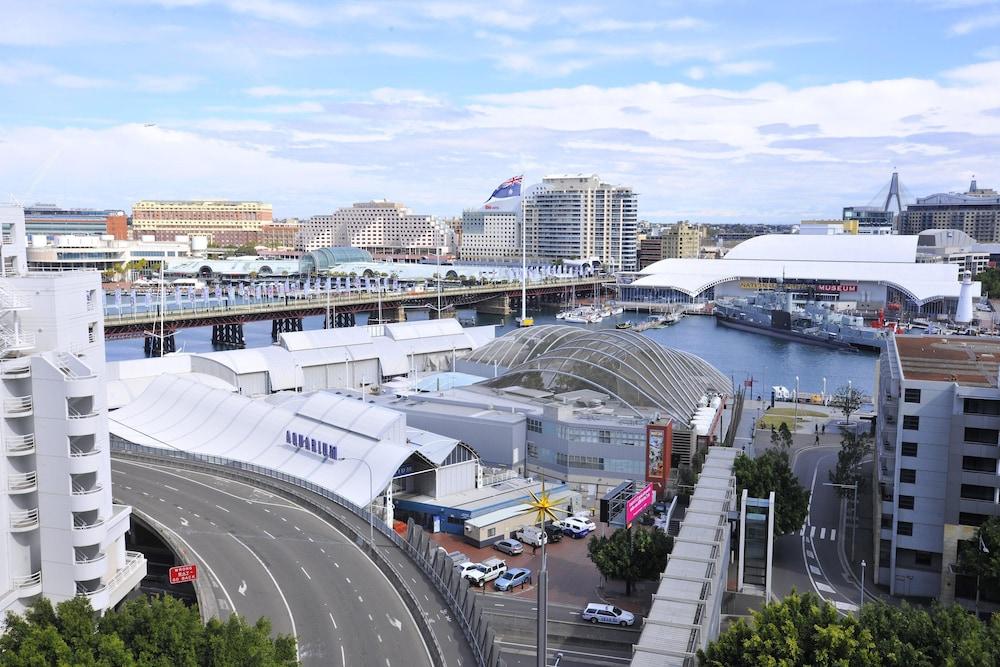Metro Apartments On Darling Harbour Сідней Екстер'єр фото